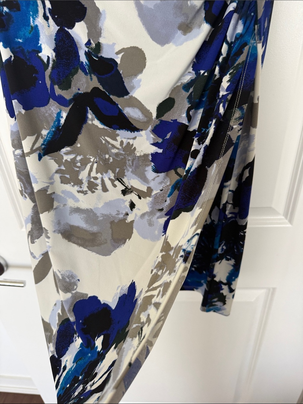 LAUREN Floral Sheath Dress in Blue and Gray - Picture 6 of 8